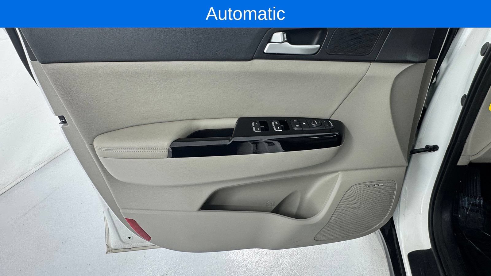 Used 2022 Kia Sportage EX w/ EX Technology Package FWD image 19