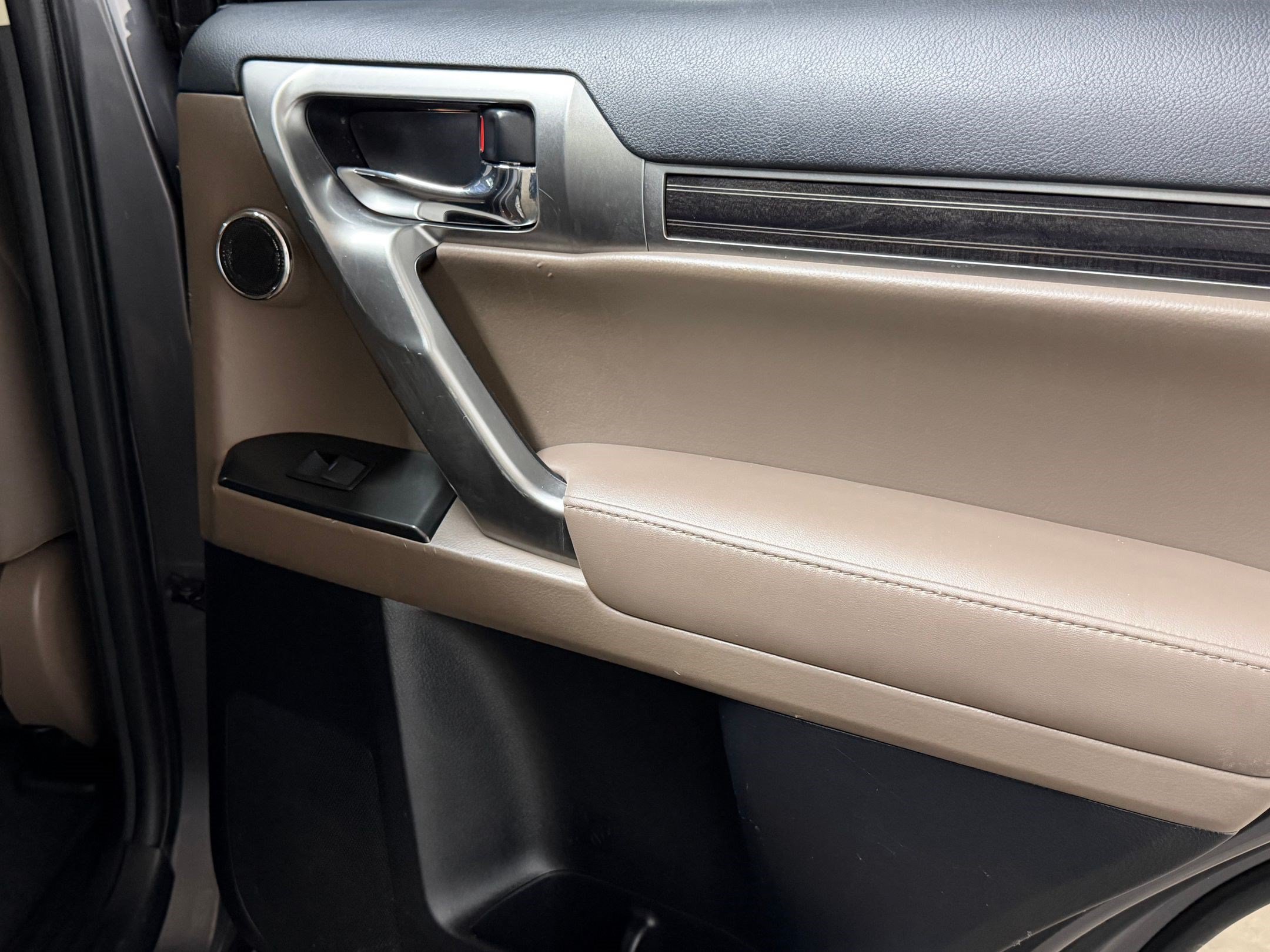 Used 2023 Lexus GX 460 Premium AWD/4WD image 42
