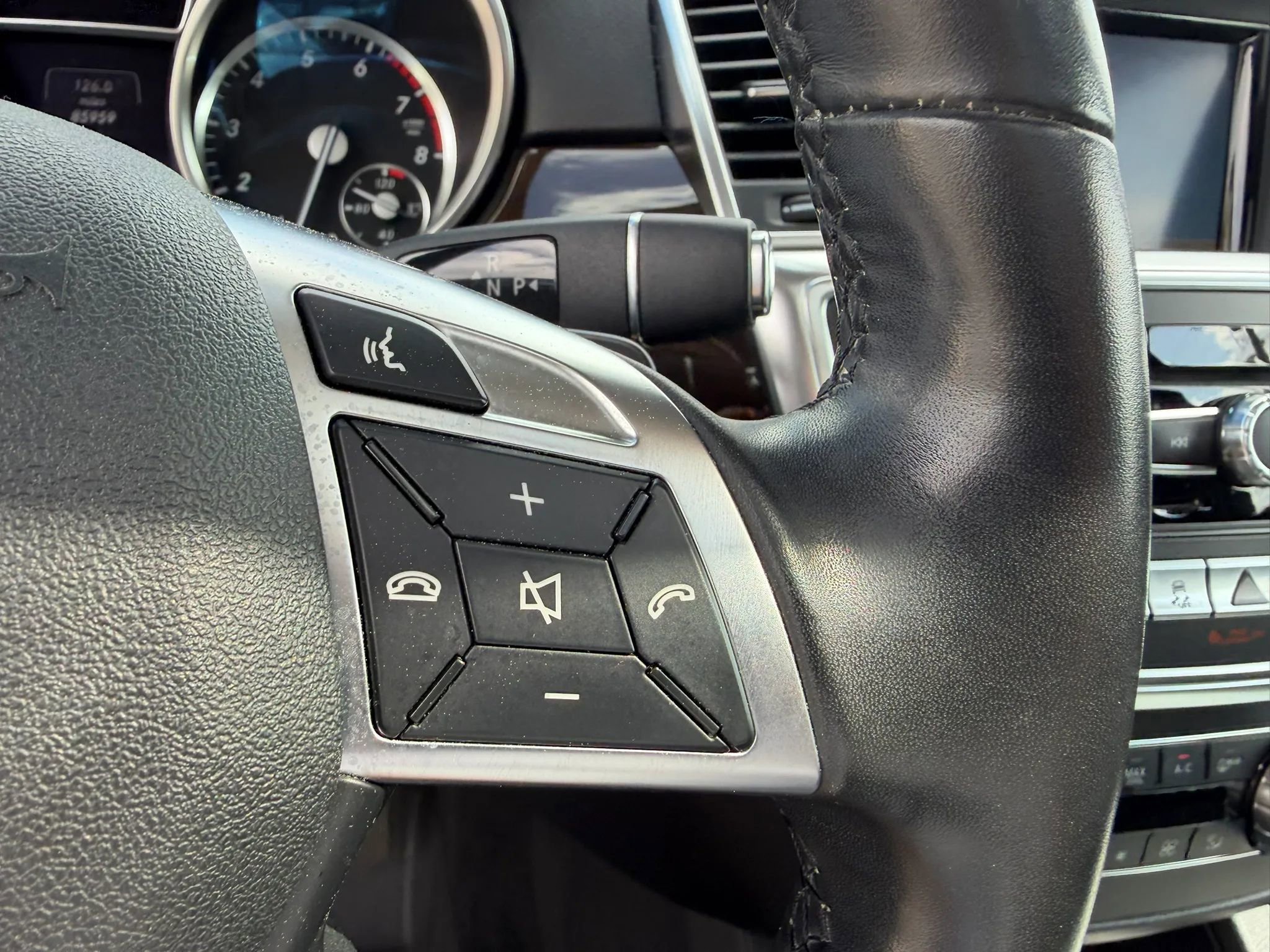 Used 2014 Mercedes-Benz ML 350 4MATIC image 34