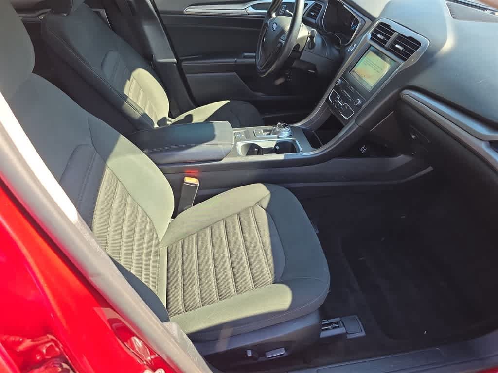 Used 2019 Ford Fusion SE FWD image 13