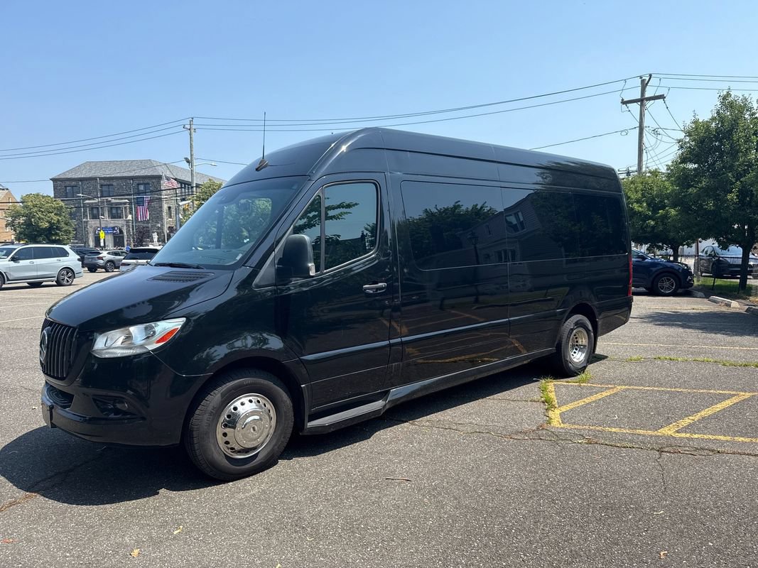 Used 2021 Mercedes-Benz Sprinter 3500 image 2