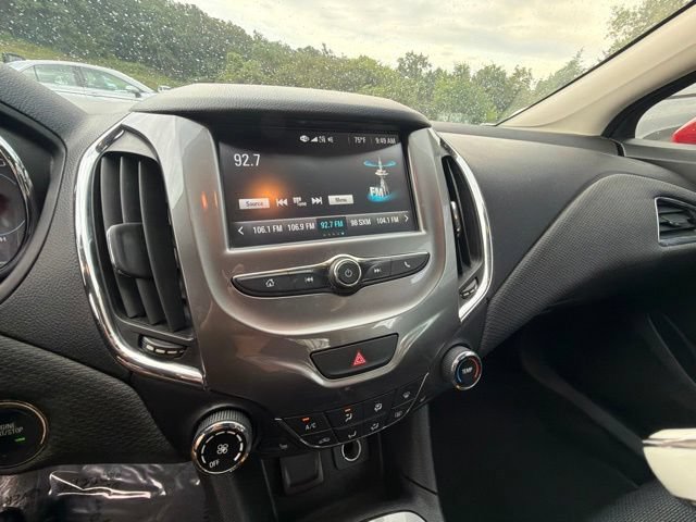 Used 2017 Chevrolet Cruze LT w/ Convenience Package FWD image 20