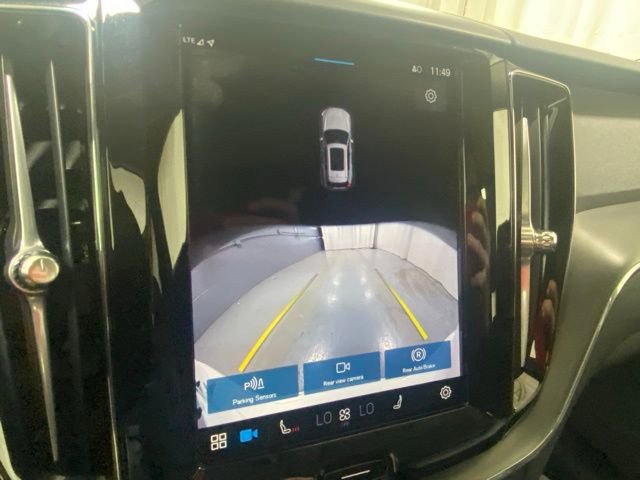 Certified 2025 Volvo XC60 B5 Core image 25