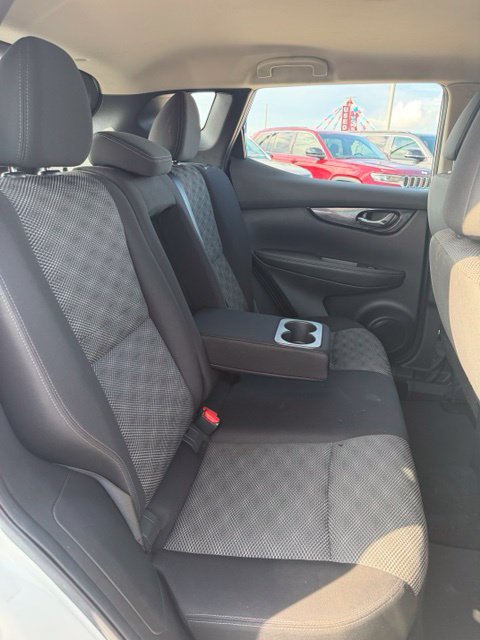 Used 2017 Nissan Rogue Sport SV FWD image 17