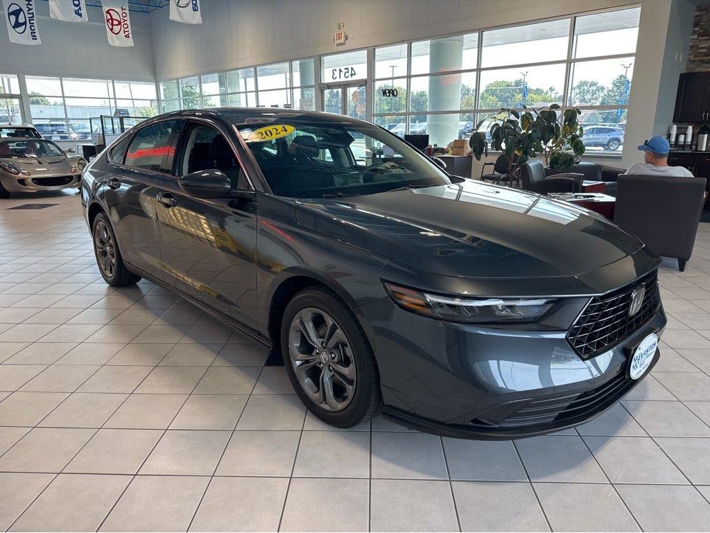 Used 2024 Honda Accord EX image 1