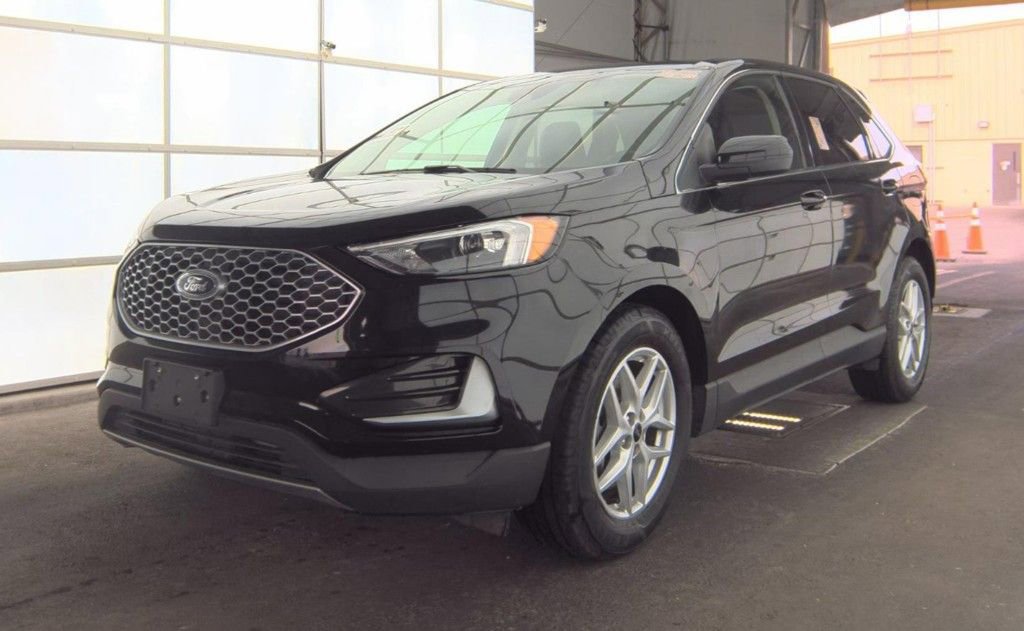Used 2023 Ford Edge SEL image 2
