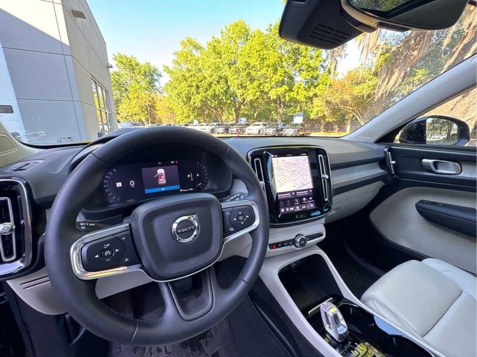 Used 2023 Volvo XC40 B5 Plus w/ Protection Package Premier image 29