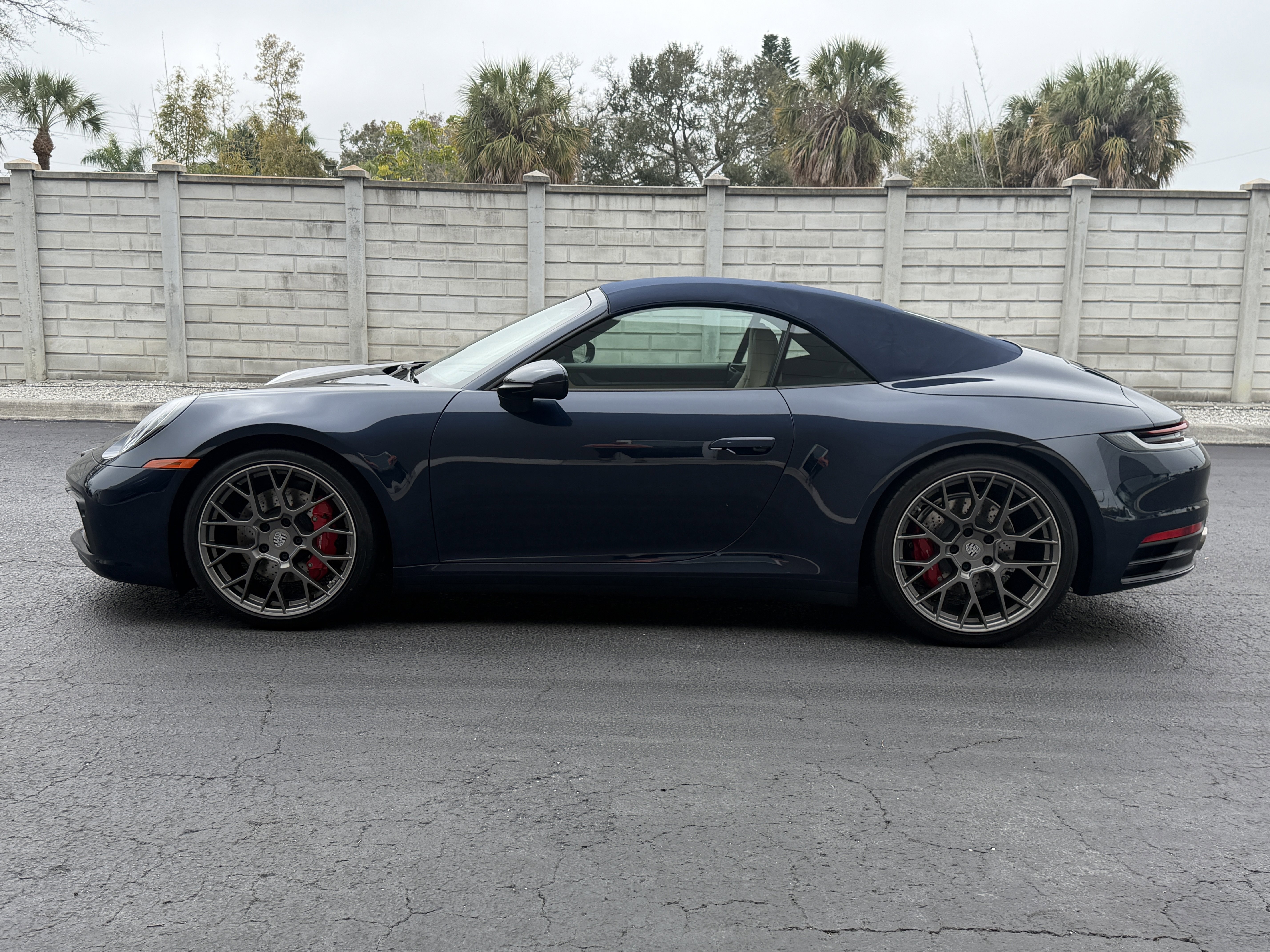 Certified 2020 Porsche 911 Carrera 4S image 2