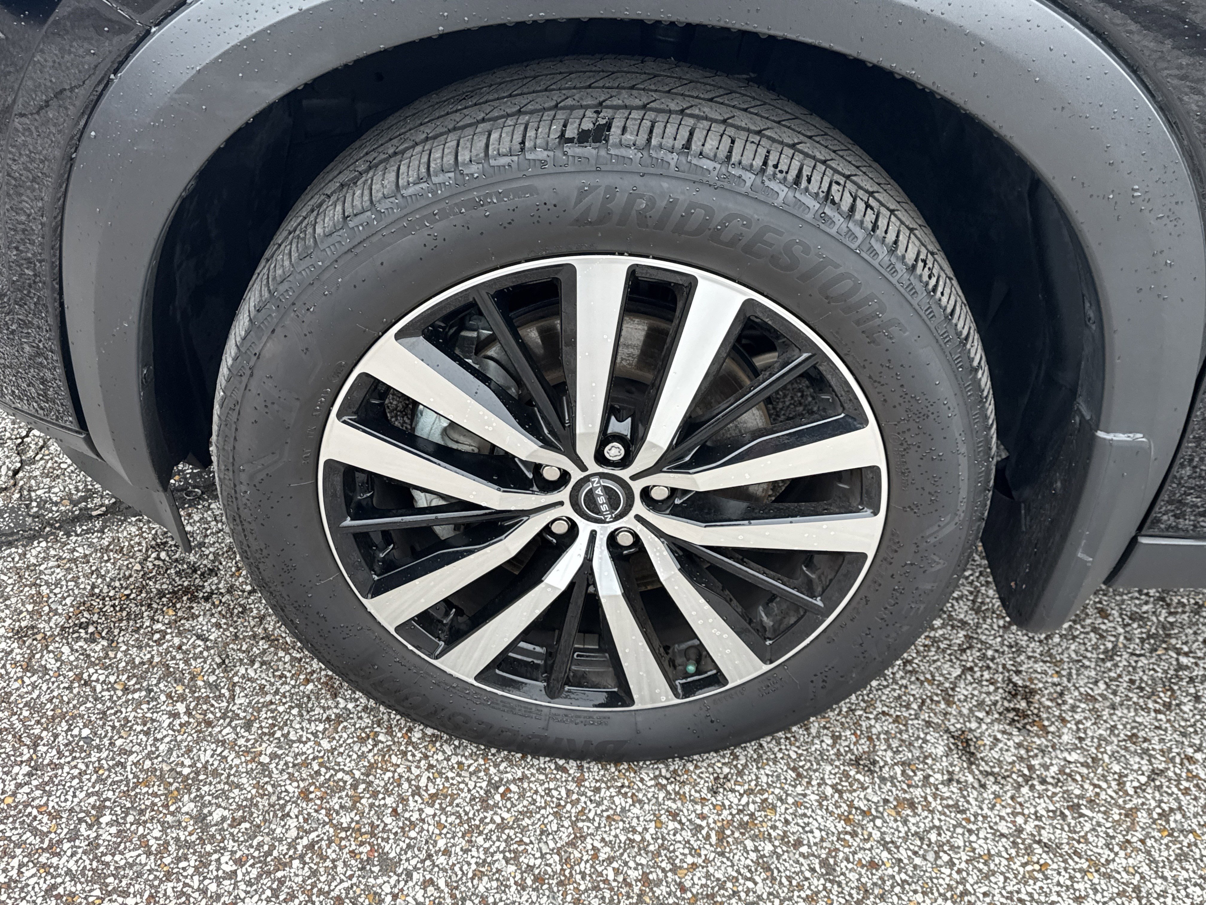 Used 2024 Nissan Pathfinder Platinum image 9