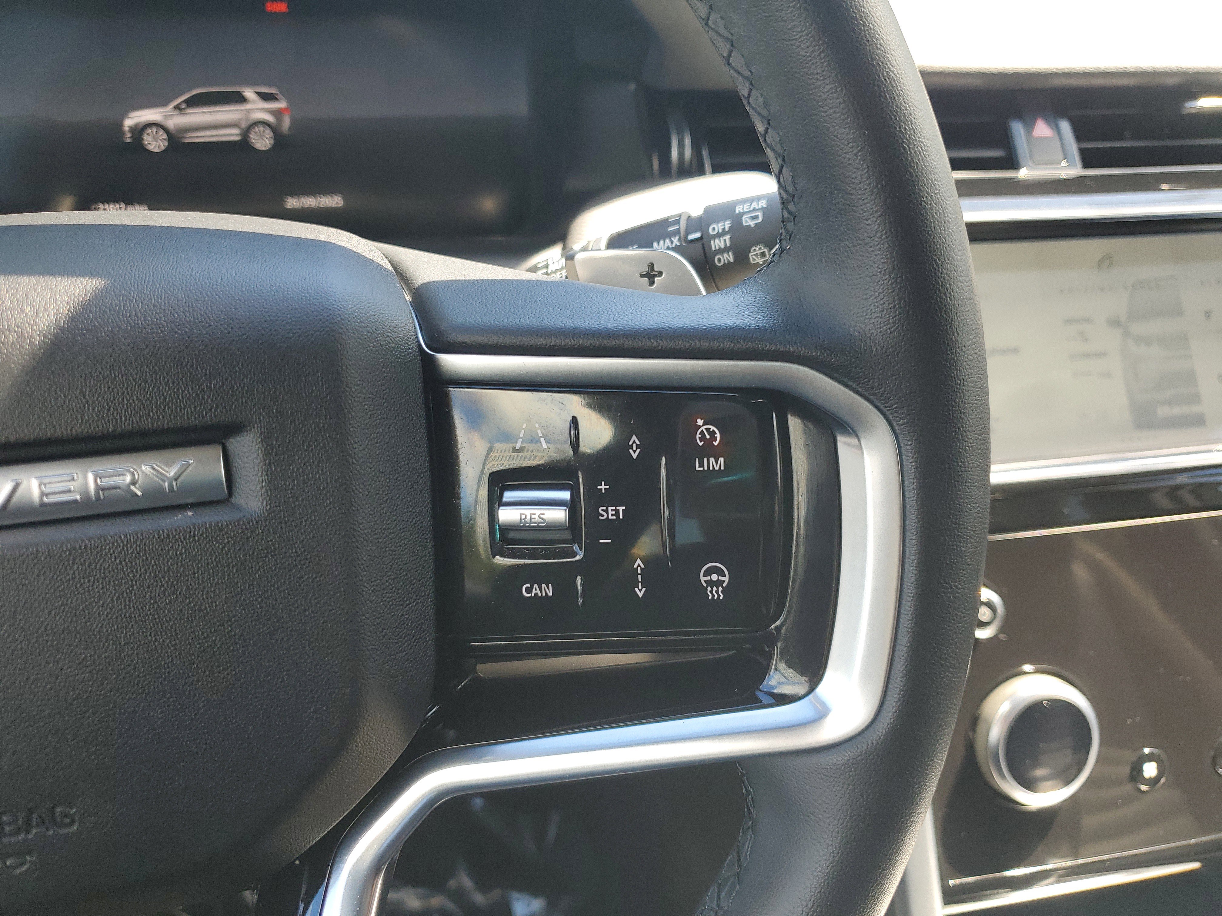 Used 2023 Land Rover Discovery Sport SE R-Dynamic image 19