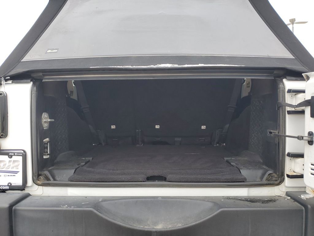 Used 2017 Jeep Wrangler Unlimited Sport w/ Connectivity Group image 10