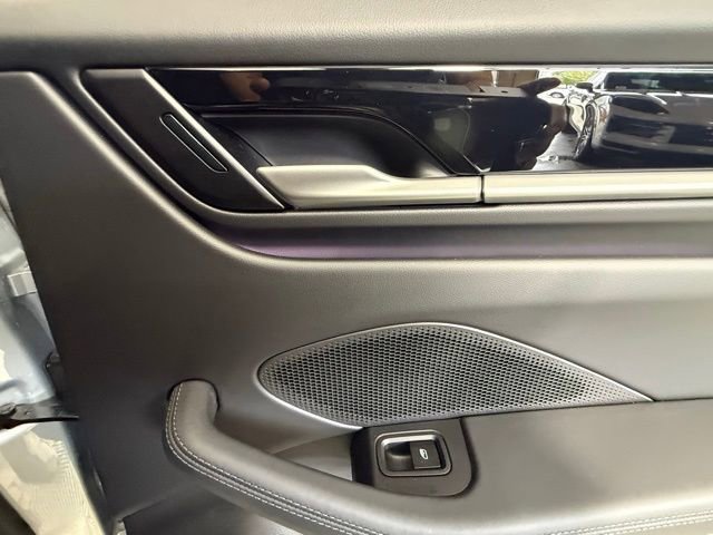 Used 2025 Porsche Macan 4S Electric image 27