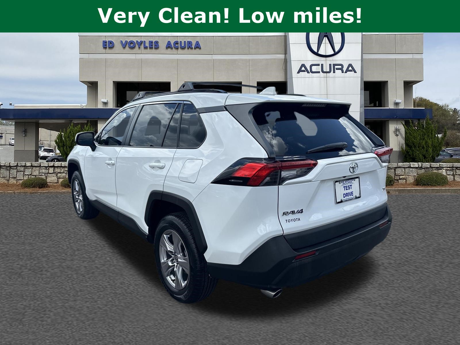 Used 2023 Toyota RAV4 XLE w/ Convenience Package FWD image 7