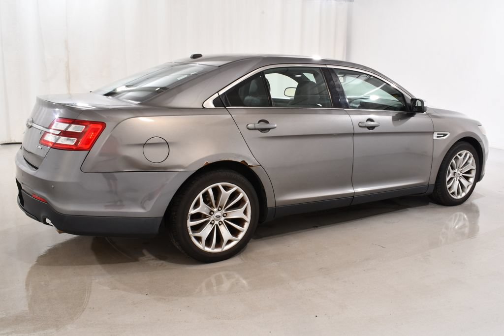 Used 2013 Ford Taurus Limited FWD image 11