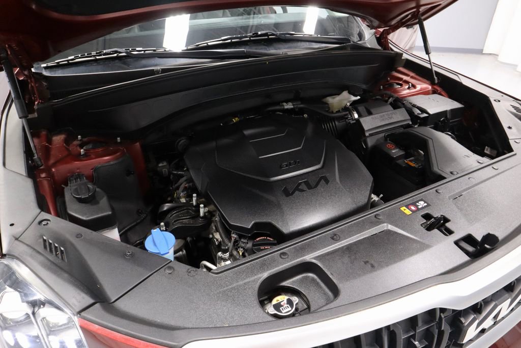 Used 2023 Kia Telluride EX w/ EX Captain's Chair Package image 18