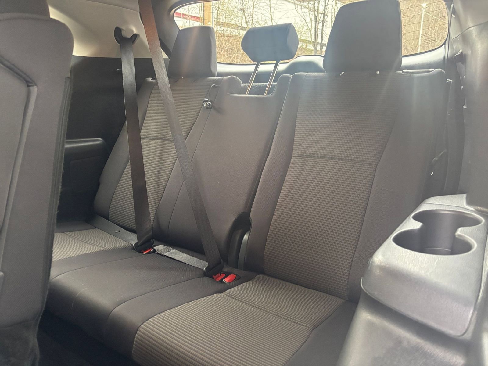 Used 2025 Toyota Highlander LE image 30