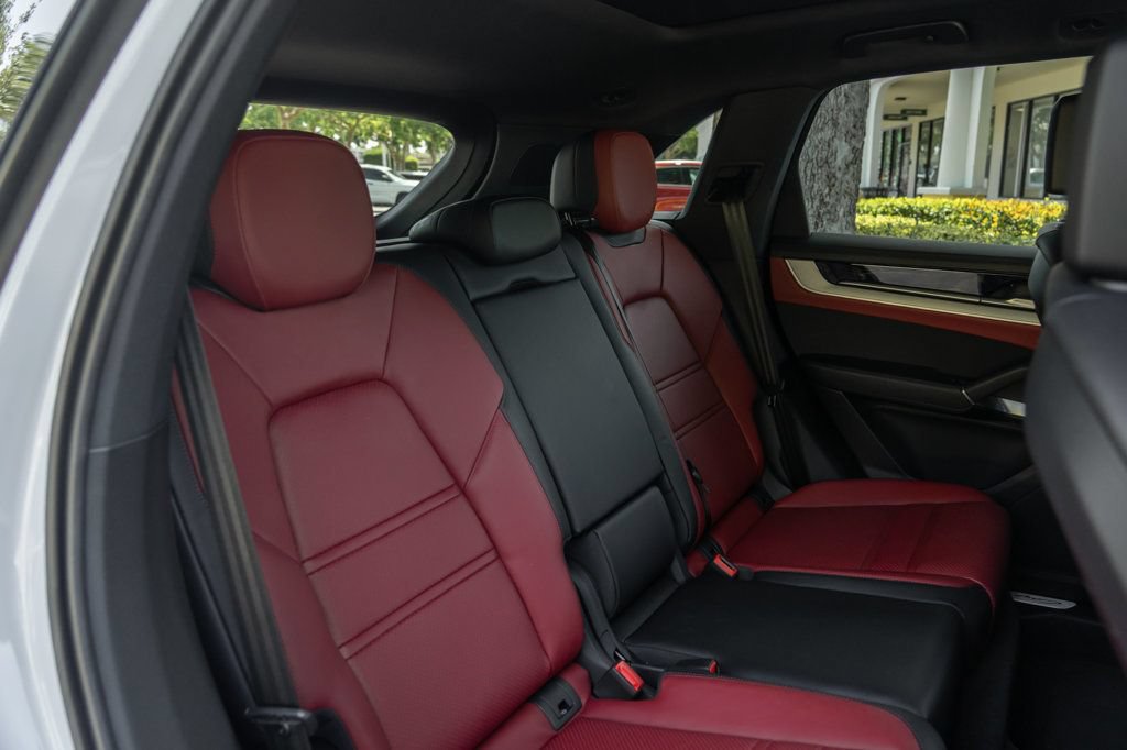 Used 2024 Porsche Cayenne AWD/4WD image 23