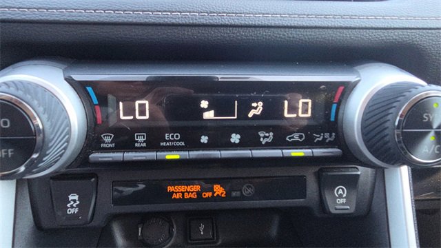 Used 2021 Toyota RAV4 XLE image 29