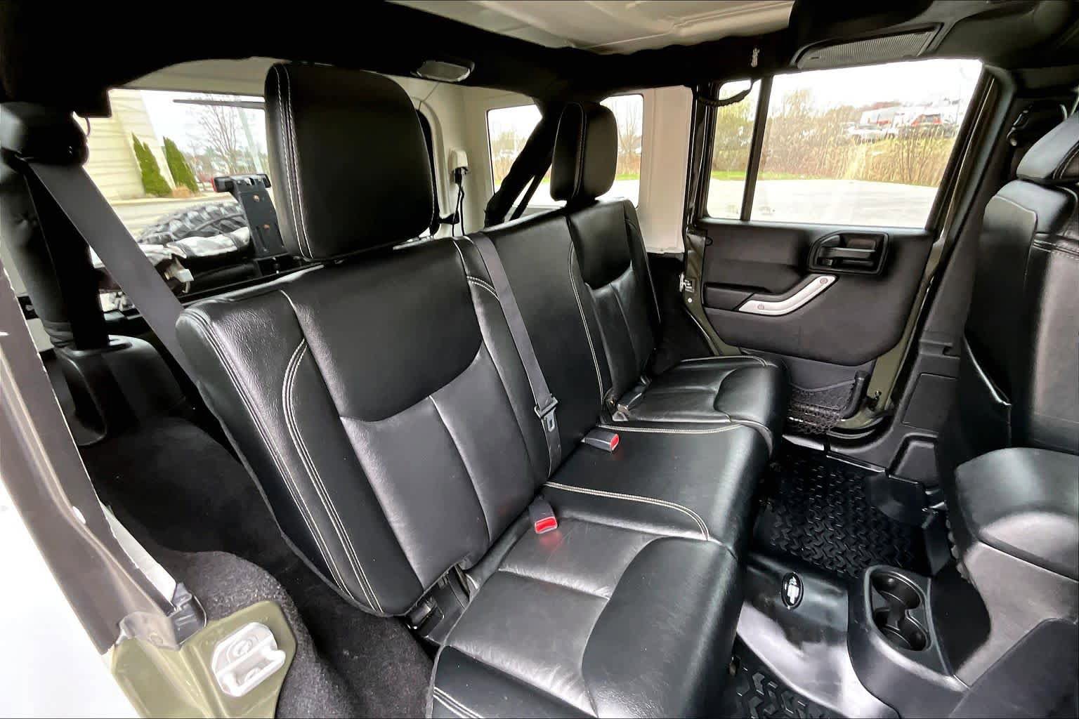 Used 2015 Jeep Wrangler Unlimited Sahara w/ Dual Top Group AWD/4WD image 20