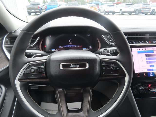 Used 2023 Jeep Grand Cherokee L Limited AWD/4WD image 34