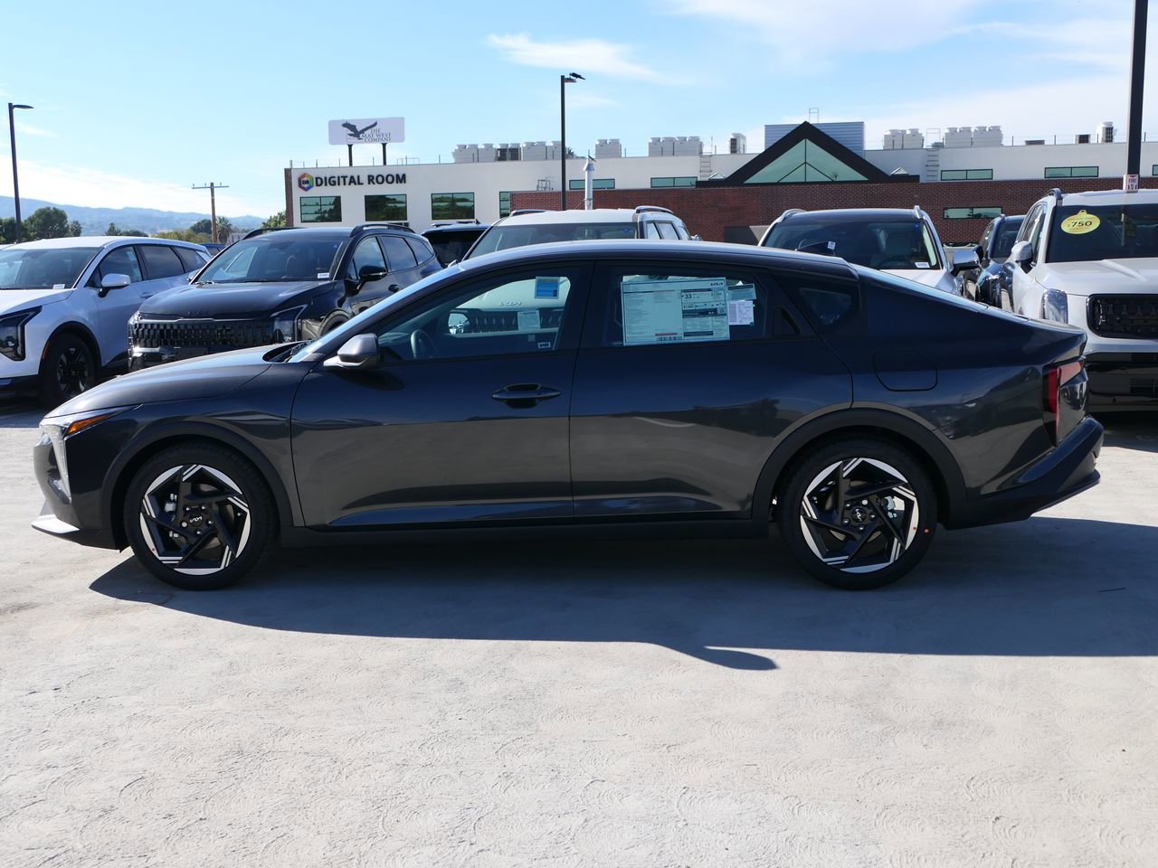 New 2025 Kia K4 EX image 4