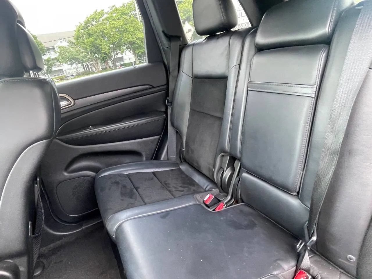Used 2015 Jeep Grand Cherokee Altitude RWD image 27
