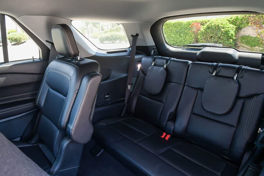 Used 2023 Ford Explorer XLT w/ Equipment Group 202A RWD image 19