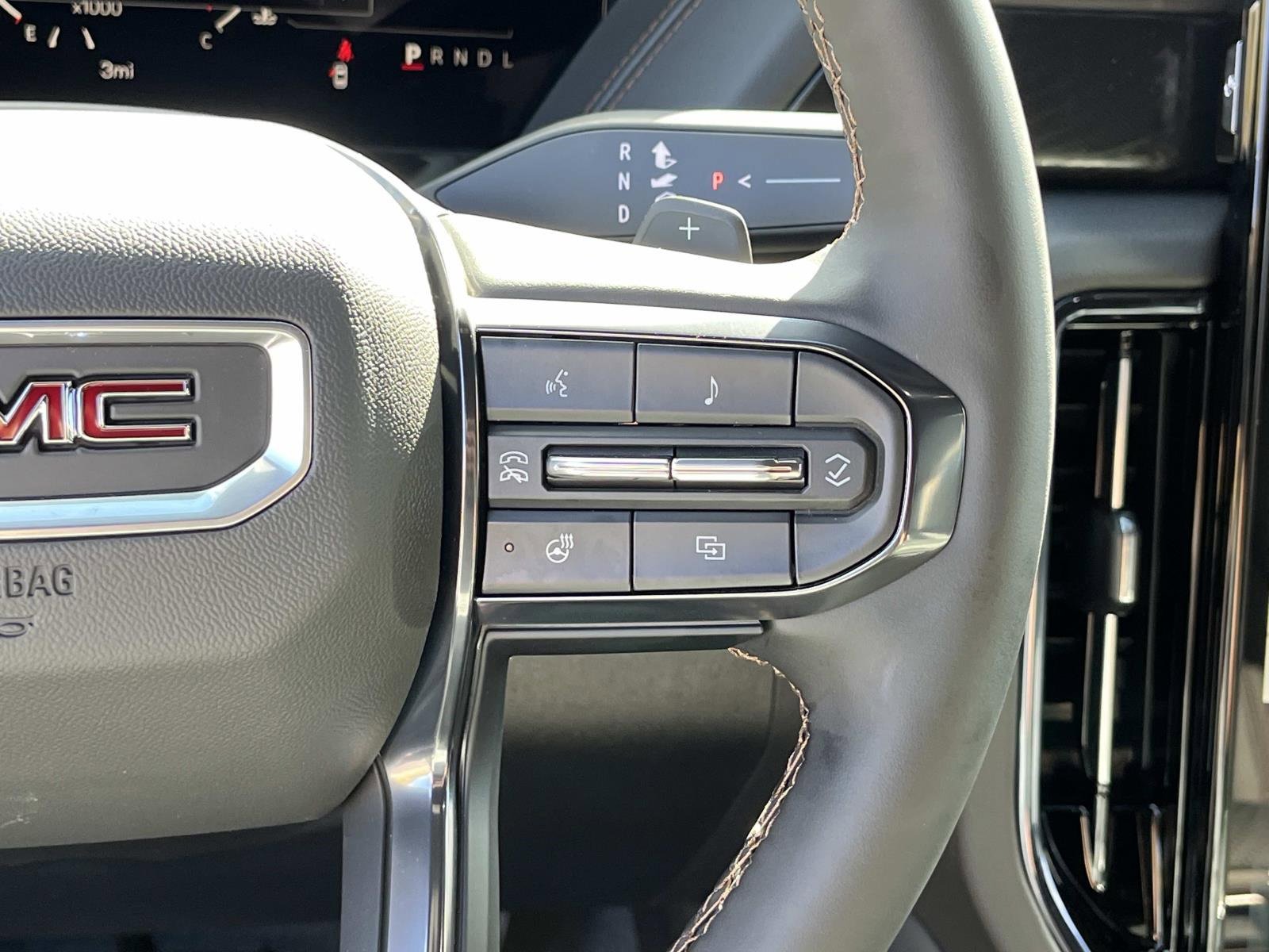 New 2026 GMC Yukon AT4 image 30