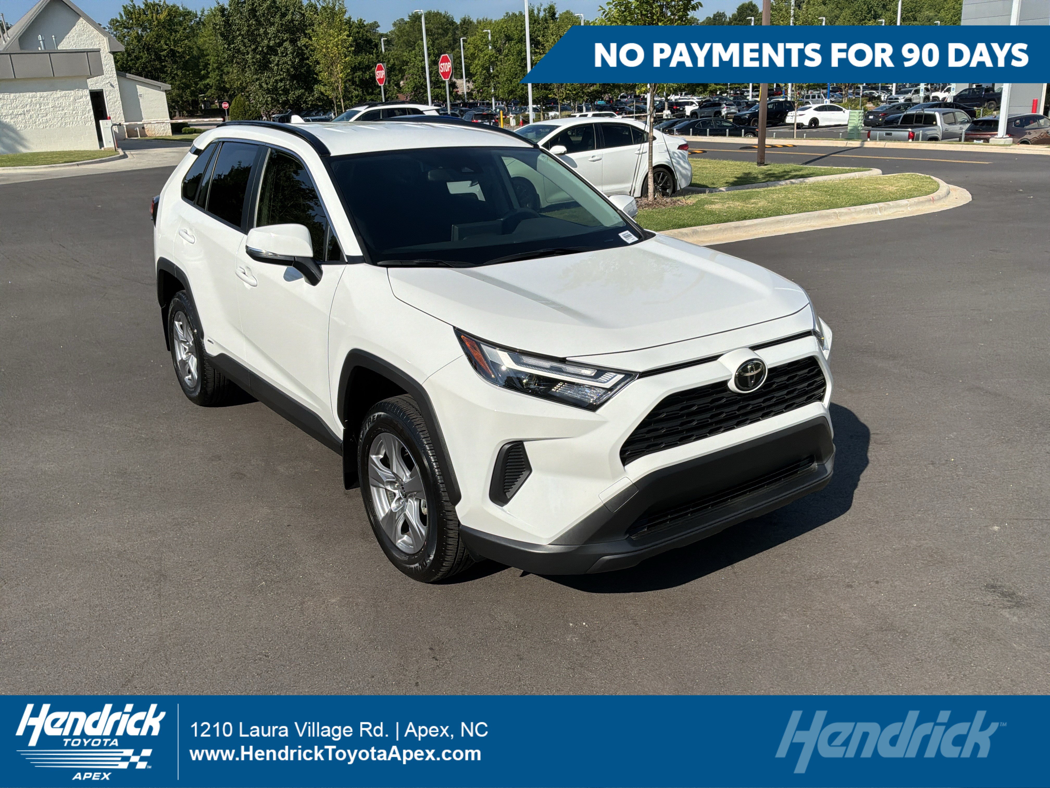 Used 2025 Toyota RAV4 LE AWD/4WD image 1