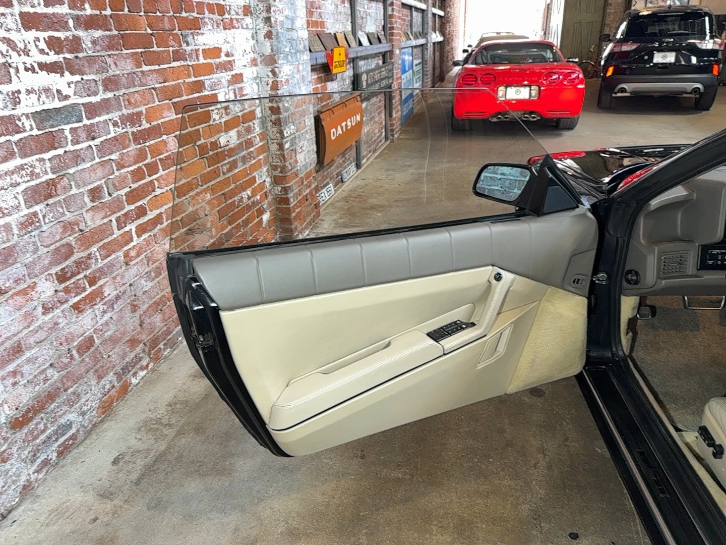 Used 1993 Cadillac Allante FWD image 14