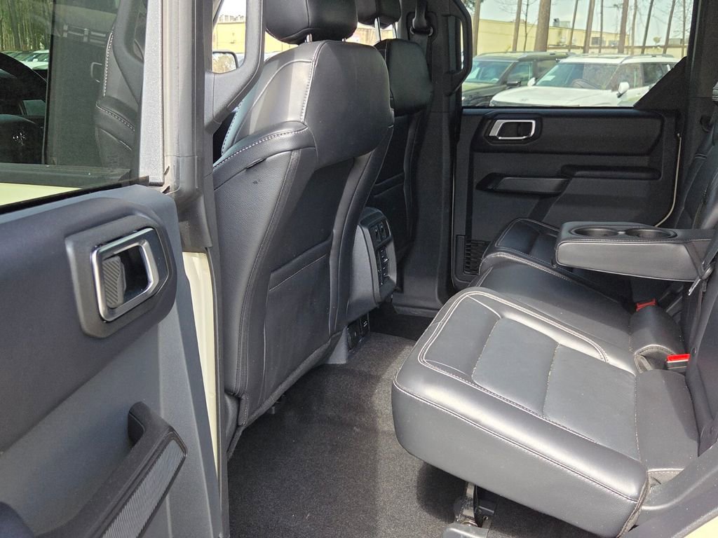 Used 2025 Ford Bronco Outer Banks image 7
