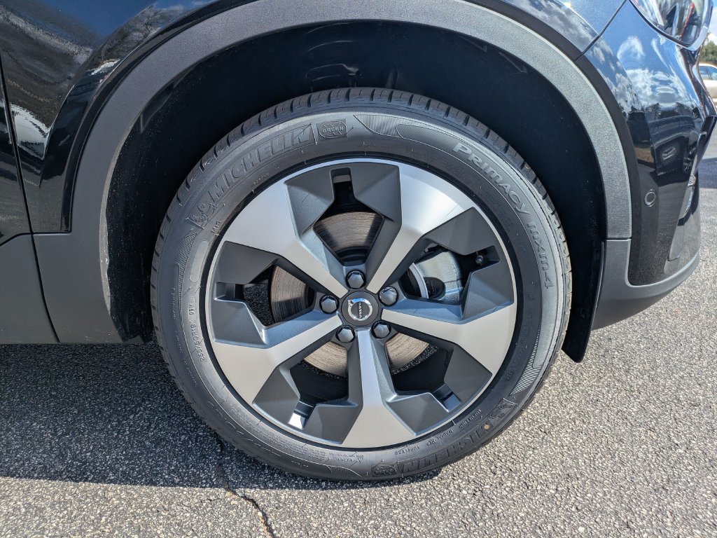 New 2026 Volvo XC40 B5 Plus w/ Protection Package Premier AWD/4WD image 12