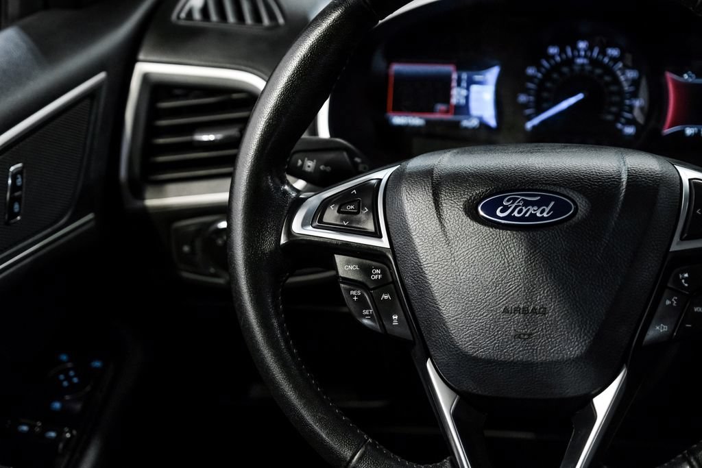 Used 2019 Ford Edge SEL w/ Equipment Group 201A FWD image 21