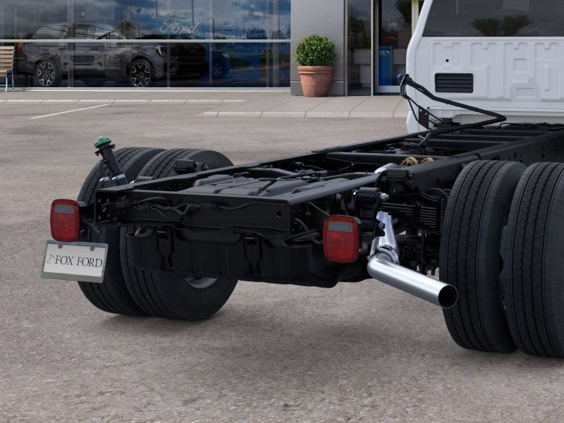 New 2025 Ford F600 2WD Regular Cab Super Duty w/ XL Chrome Package image 21