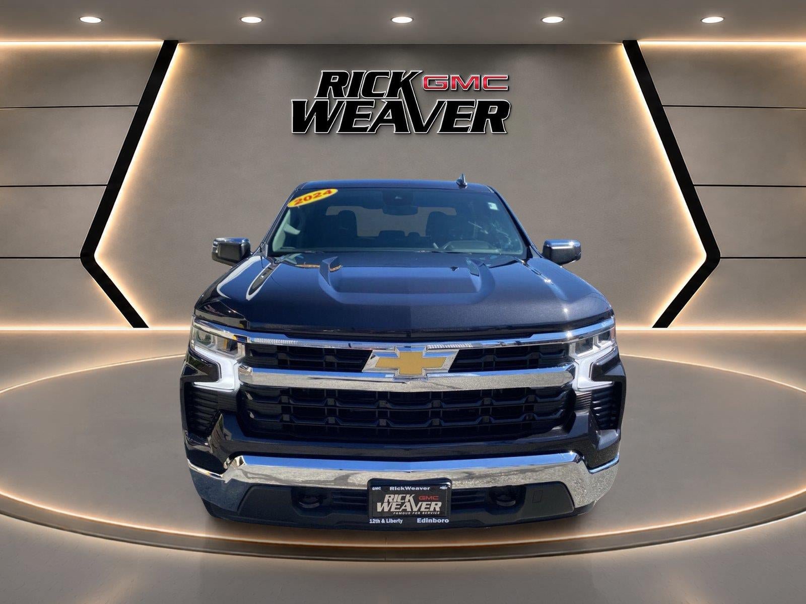Used 2024 Chevrolet Silverado 1500 LT AWD/4WD image 9