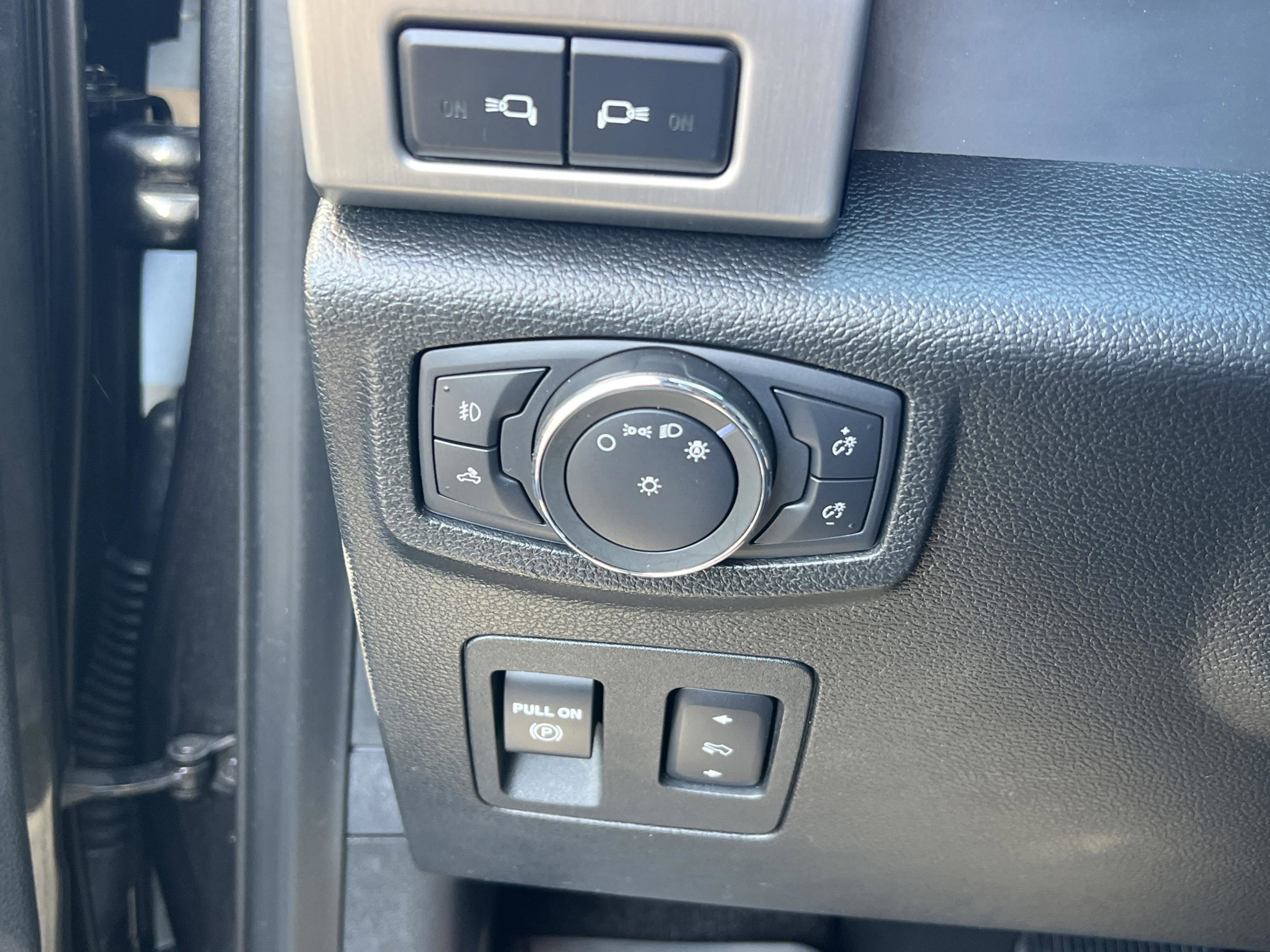 Used 2019 Ford F150 Platinum w/ Equipment Group 701A Luxury image 28