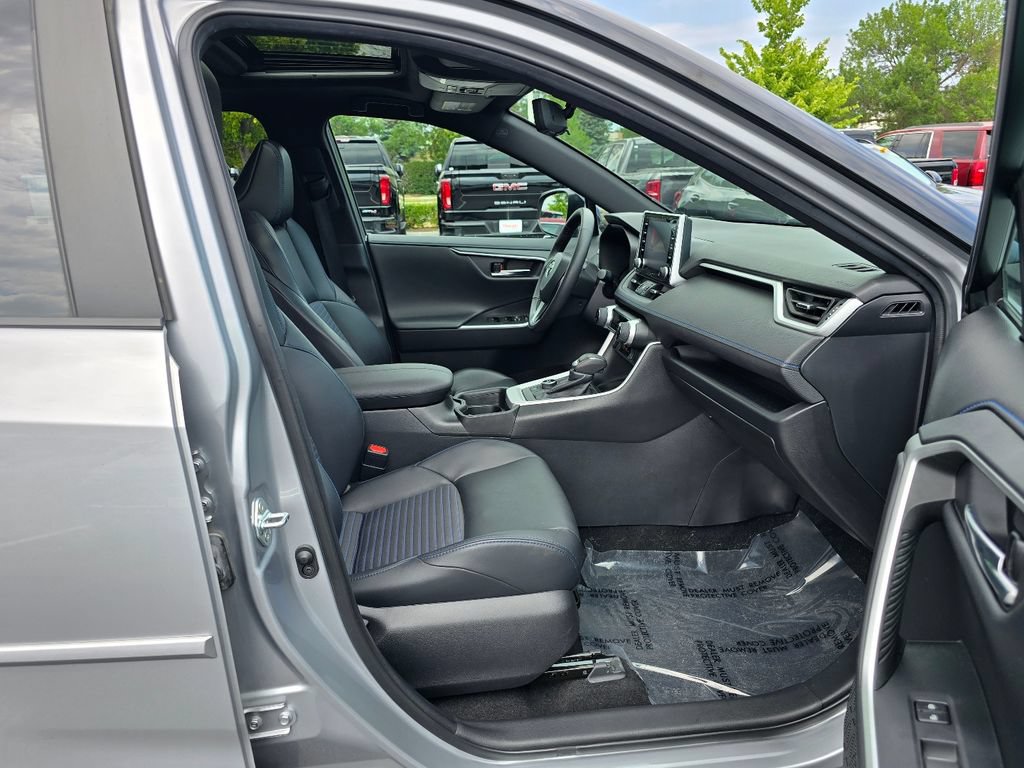 Used 2021 Toyota RAV4 XSE w/ XSE Grade Weather Package AWD/4WD image 29