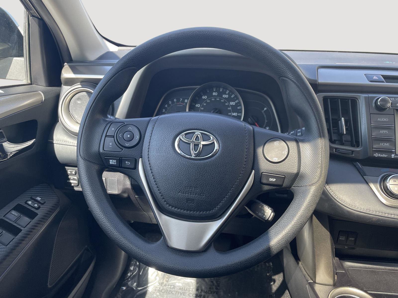 Used 2015 Toyota RAV4 XLE AWD/4WD image 25