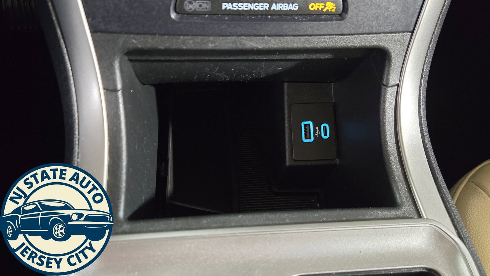 Used 2023 Ford Edge SEL image 16