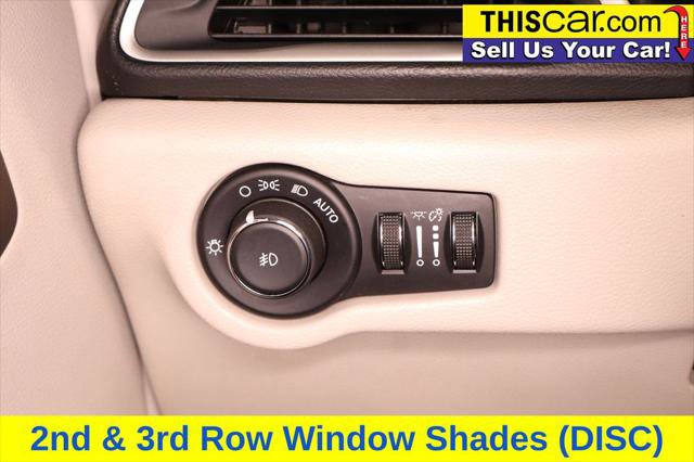 Used 2017 Chrysler Pacifica Touring-L FWD image 19