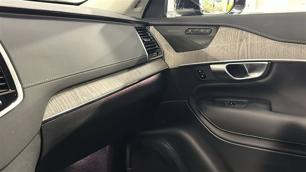 Certified 2023 Volvo XC90 B6 Ultimate w/ Protection Package Premier AWD/4WD image 19