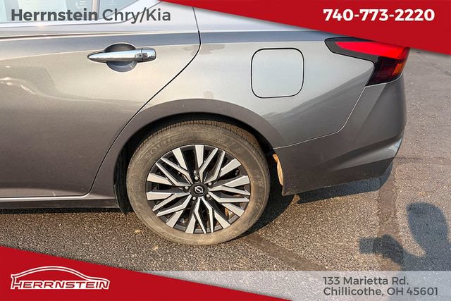 Used 2024 Nissan Altima 2.5 SV FWD image 17