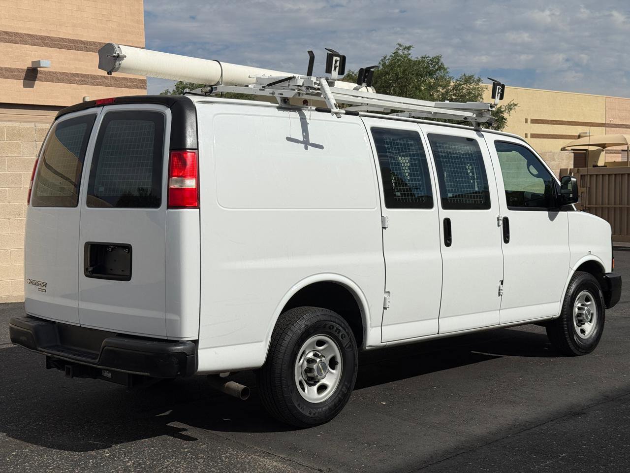 Used 2013 Chevrolet Express 2500 image 7