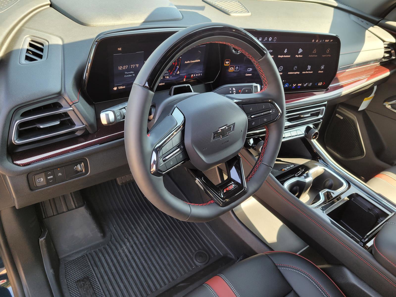 New 2027 Chevrolet Traverse RS w/ LPO, Floor Liner Package FWD image 17