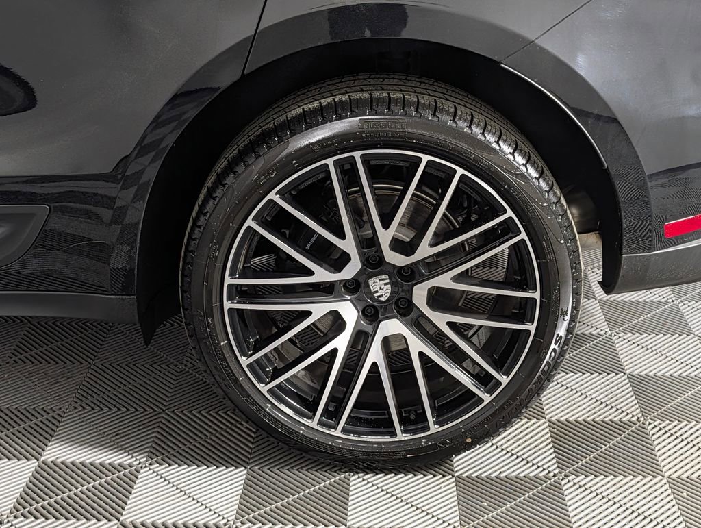 New 2026 Porsche Macan image 12