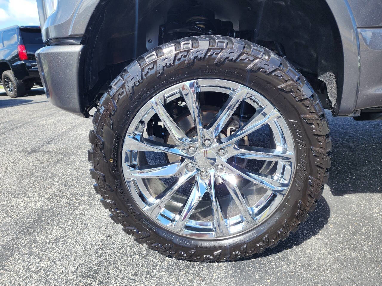 Used 2015 Ford F150 Platinum w/ Max Trailer Tow Package image 9