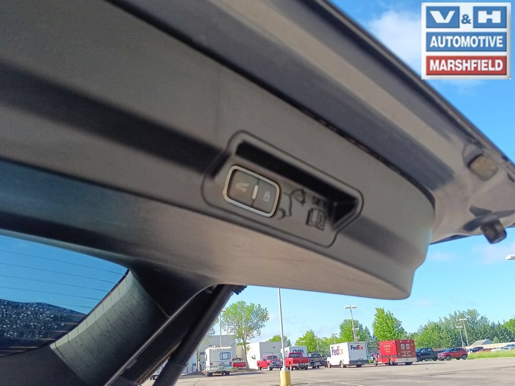 Used 2022 Ford Explorer XLT w/ Equipment Group 202A AWD/4WD image 29