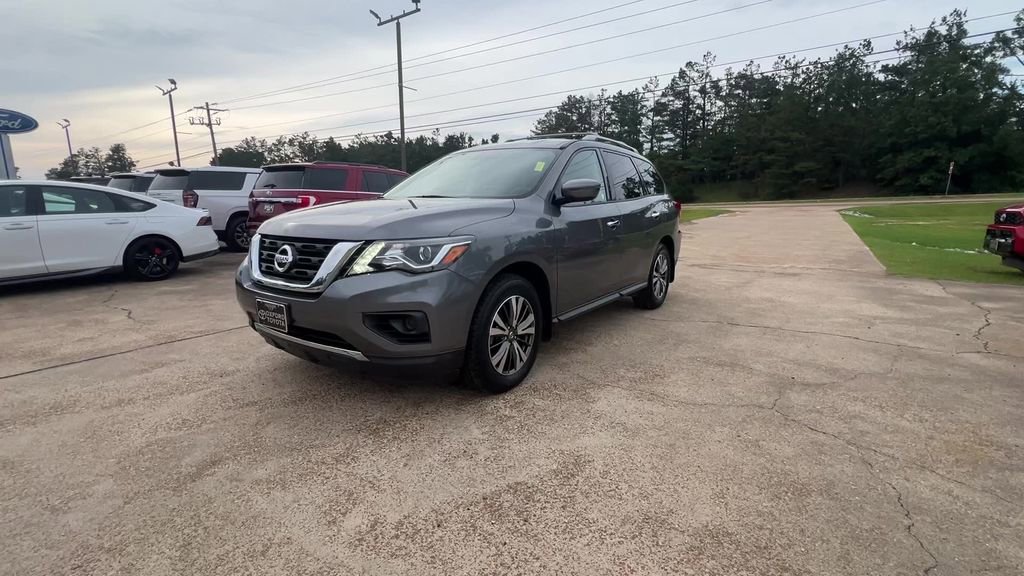 Used 2018 Nissan Pathfinder S FWD image 2