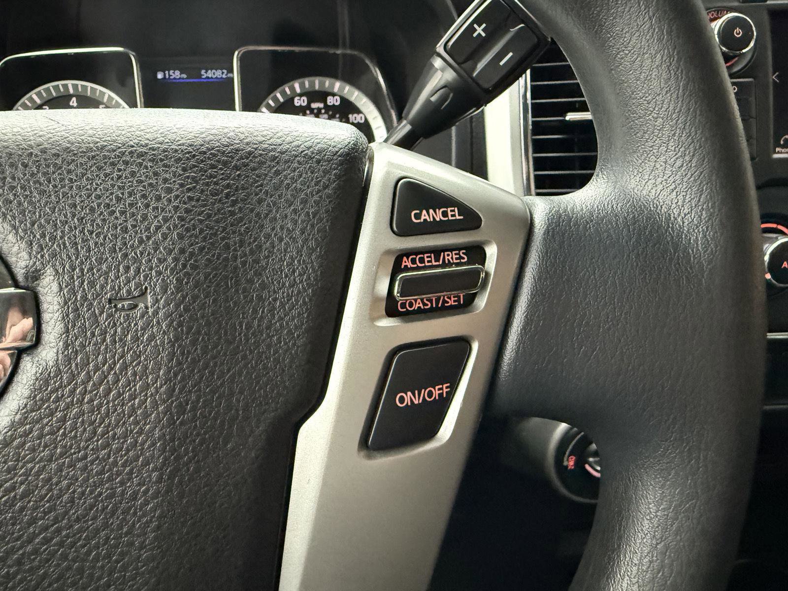 Used 2019 Nissan Titan SV image 22