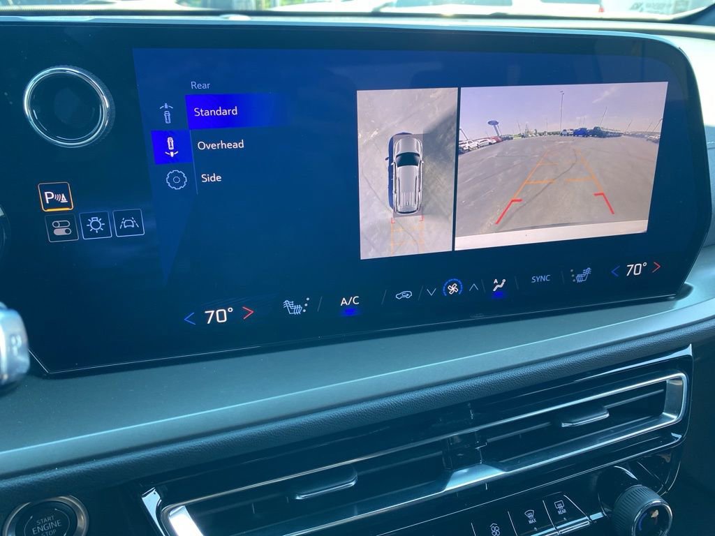 Used 2024 Chevrolet Traverse LT image 41